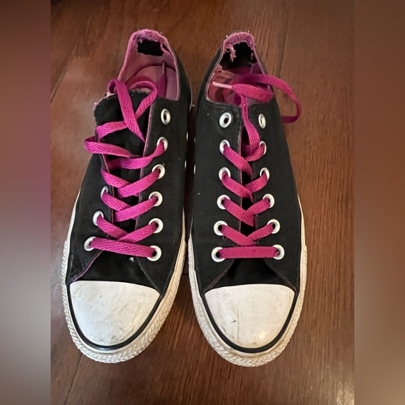 Converse All Star Black with Purple Shoe Laces Women Size 9 - Picture 2 of 4